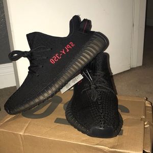 Yeezy 350 boosts (read description)